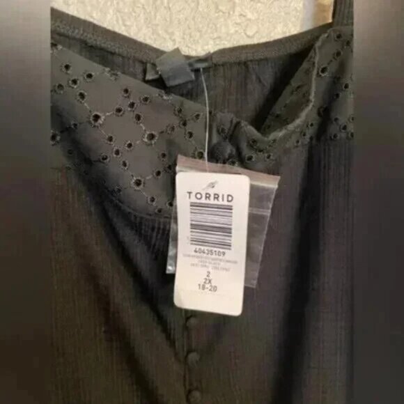 NWT TORRID Texture Knit Woven Eyelet Square Neck Swing Tank - Picture 9 of 9